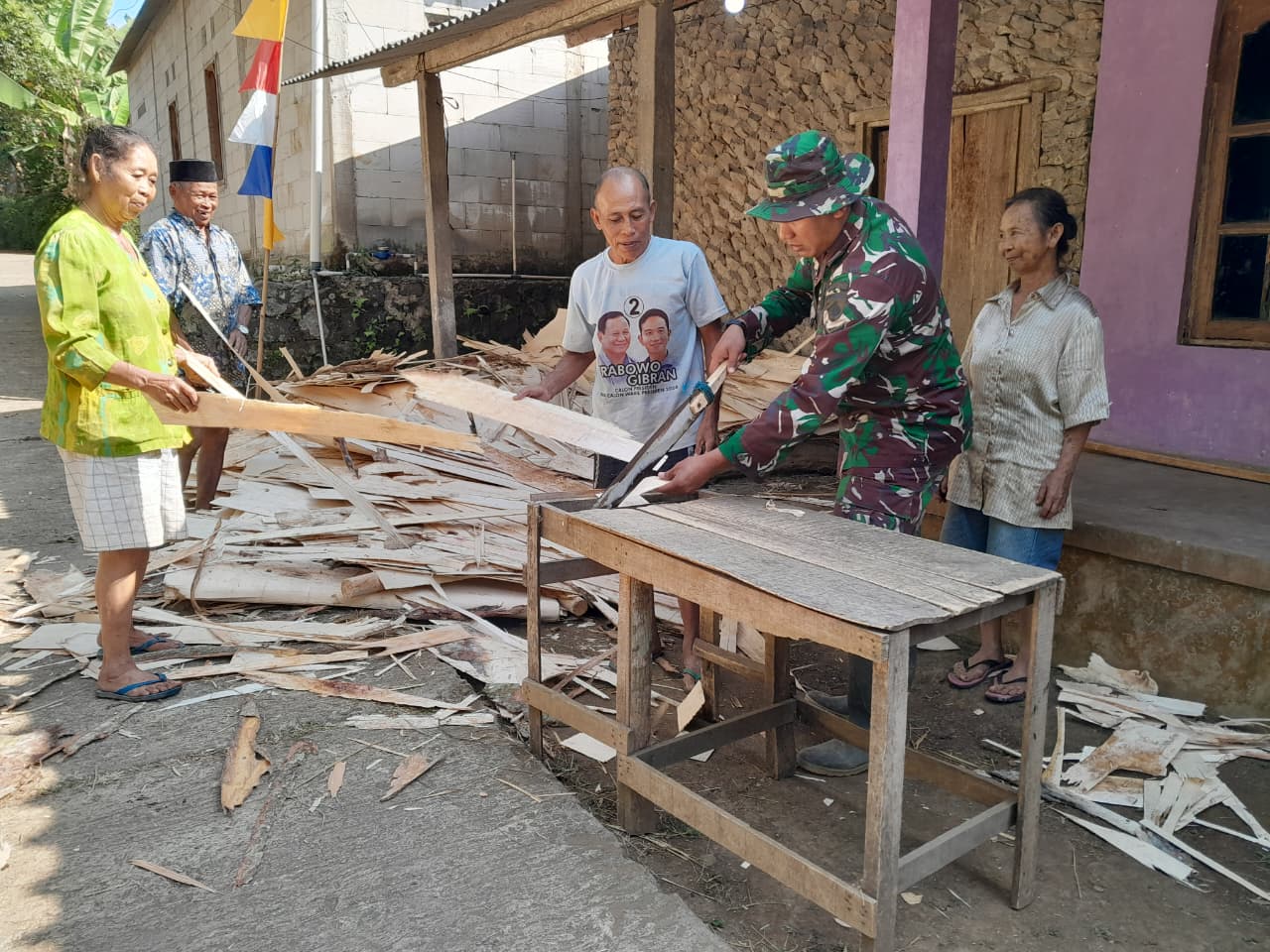 TMMD Reguler ke-129 Kodim 0714 Salatiga,Kreativitas Menjadi Perjuangan di Tengah Lesunya Ekonomi