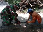 TMMD Reguler ke-129 Kodim 0714 Salatiga, Merajut Kebersamaan di Rangka Besi, Satgas dan Warga Bikin Kolom untuk Cor Atap Rumah Tidak Layak Huni TMMD Reguler ke-129 Kodim 0714 Salatiga, Merajut Kebersamaan di Rangka Besi, Satgas dan Warga Bikin Kolom untuk Cor Atap Rumah Tidak Layak Huni
