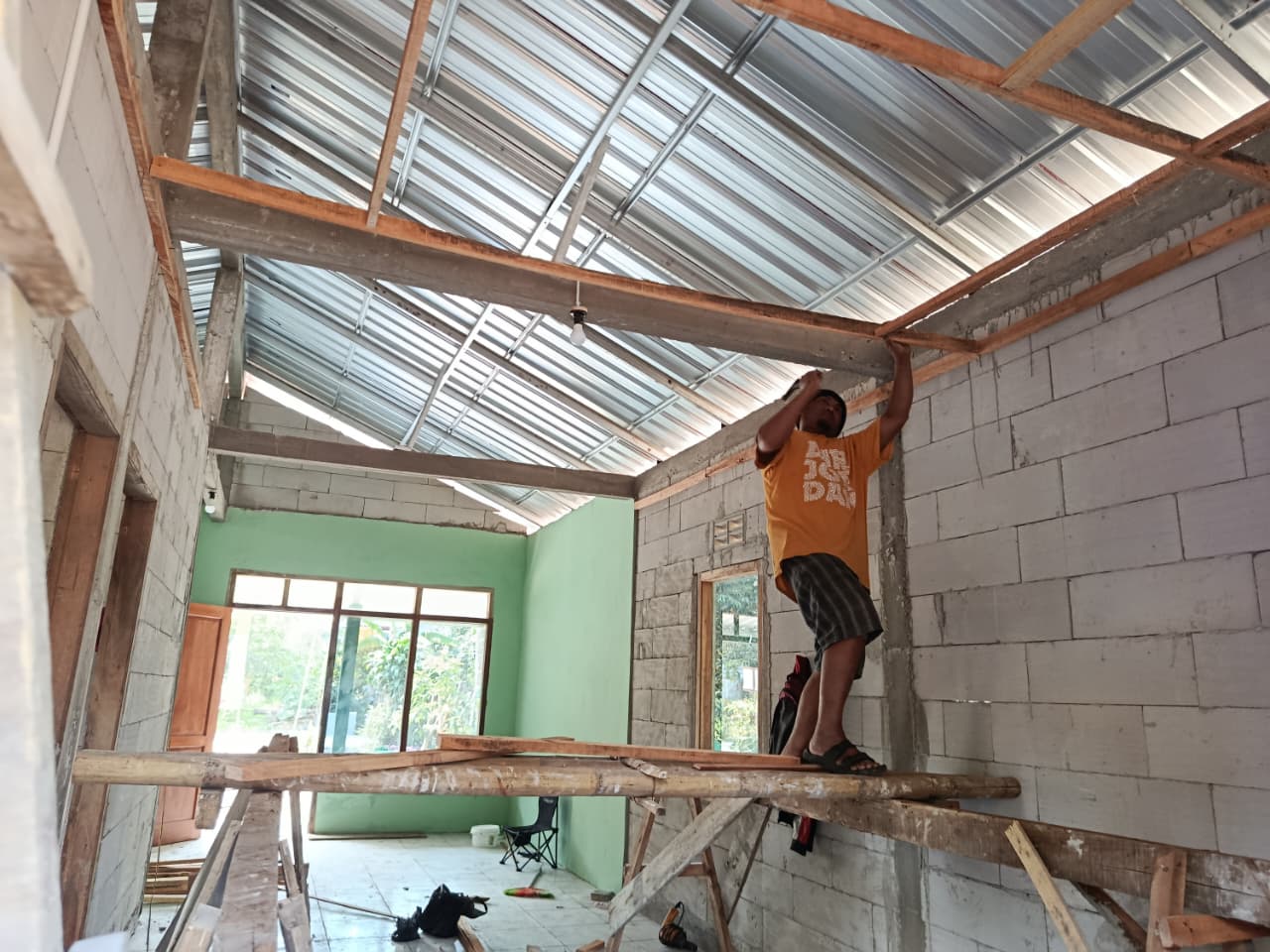 TMMD Reguler ke-129 Kodim 0714 Salatiga, Merajut Rangka di Atas, Mengikat Harapan di Hati Seorang Ayah.