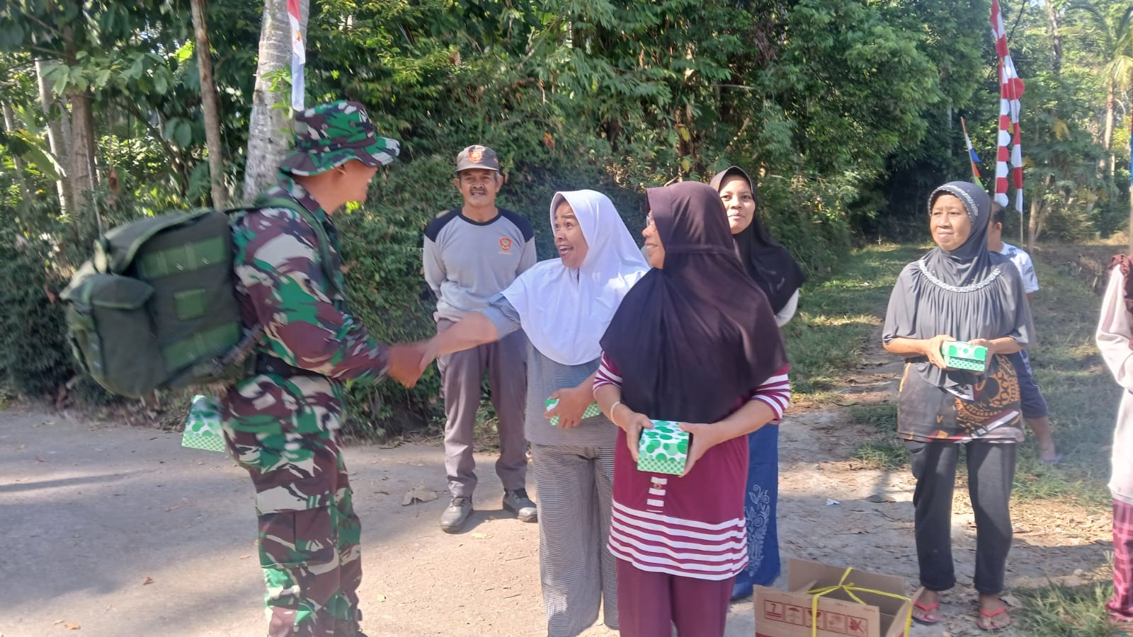 TMMD Reguler ke-129 Kodim 0714 Salatiga, Pamitan dengan Warga Cukil, Kehangatan Sentuhan Tangan Tutup Pengabdian di Desa