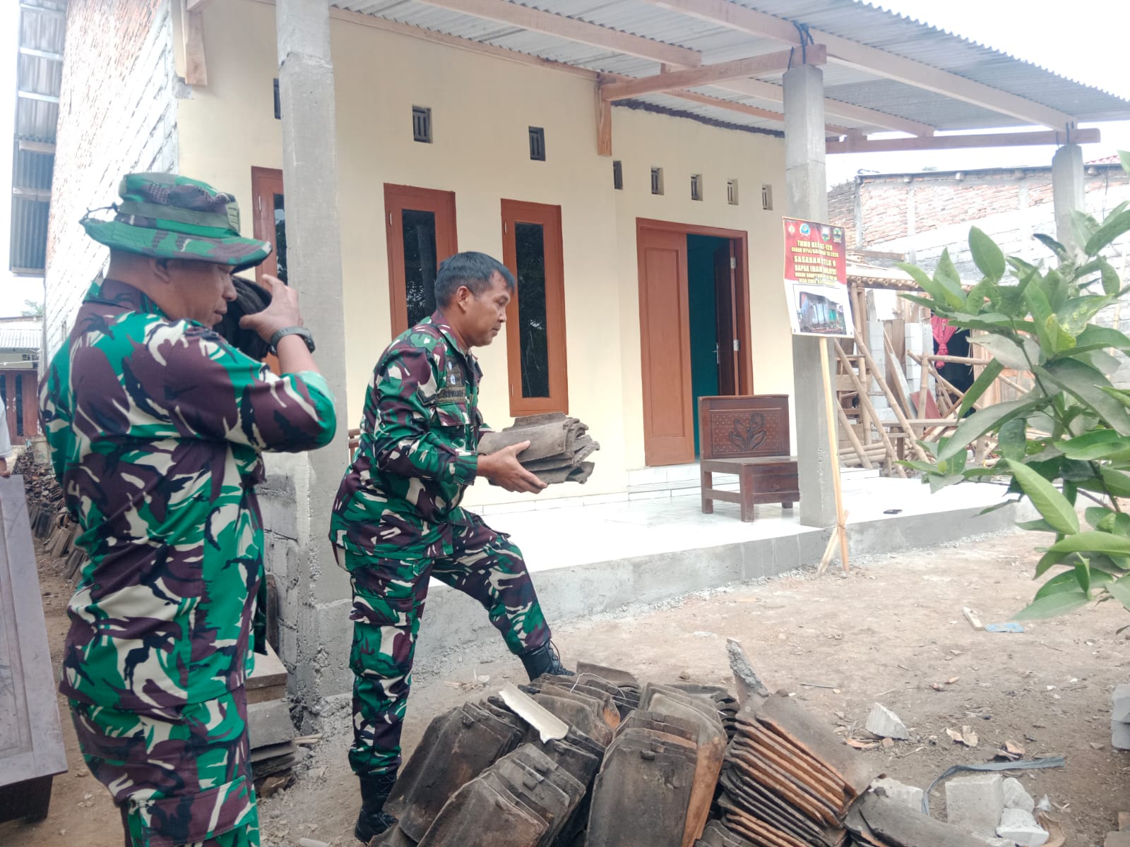TMMD Reguler ke-129 Kodim 0714 Salatiga, Pembersihan Akhir dan Penataan Sisa Bahan, Rumah Pak Imam Sukayat Semakin Sempurna