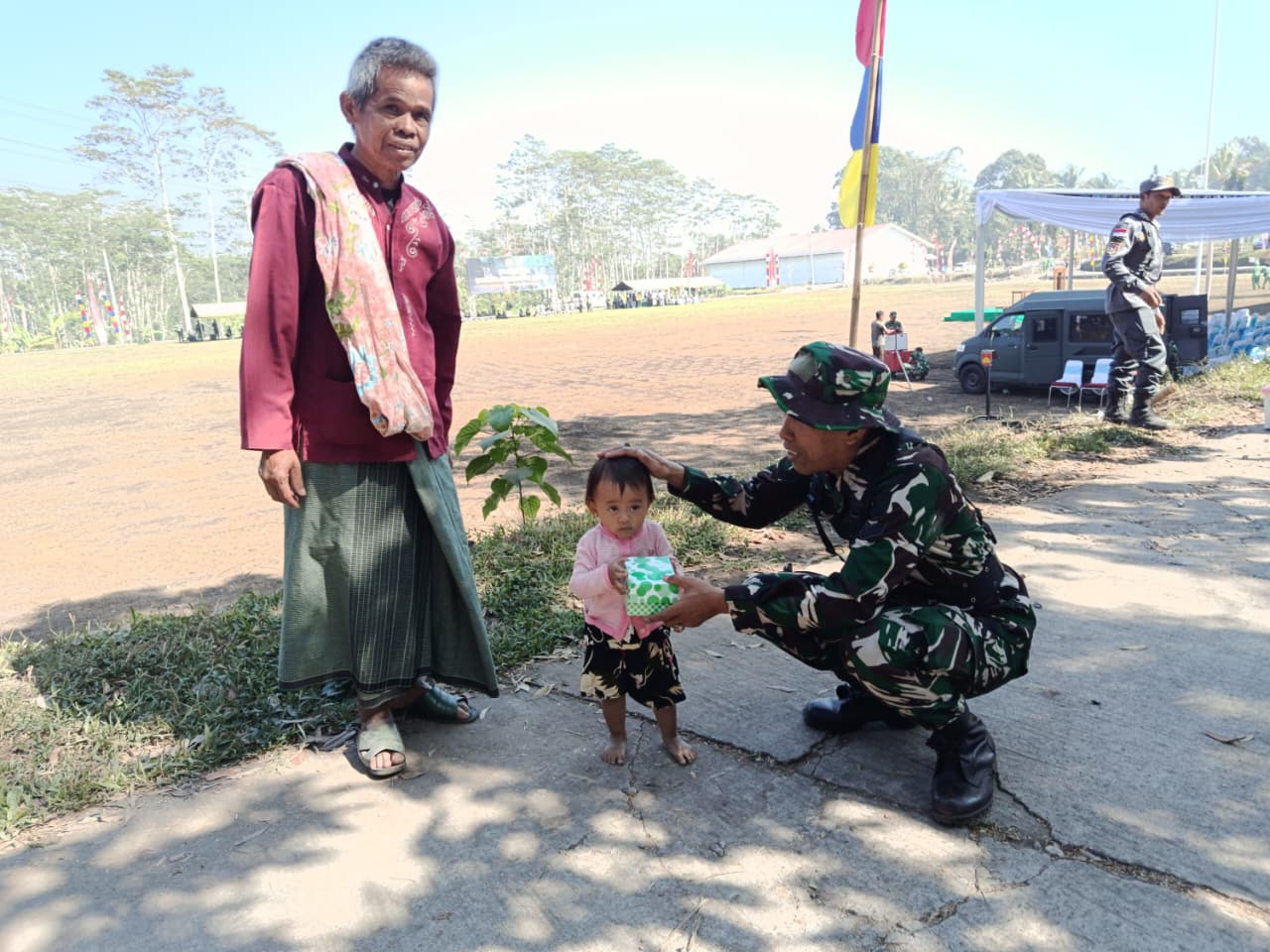 TMMD Reguler ke-129 Kodim 0714 Salatiga, Senyum Kecil yang Menghangatkan di Desa Cukil