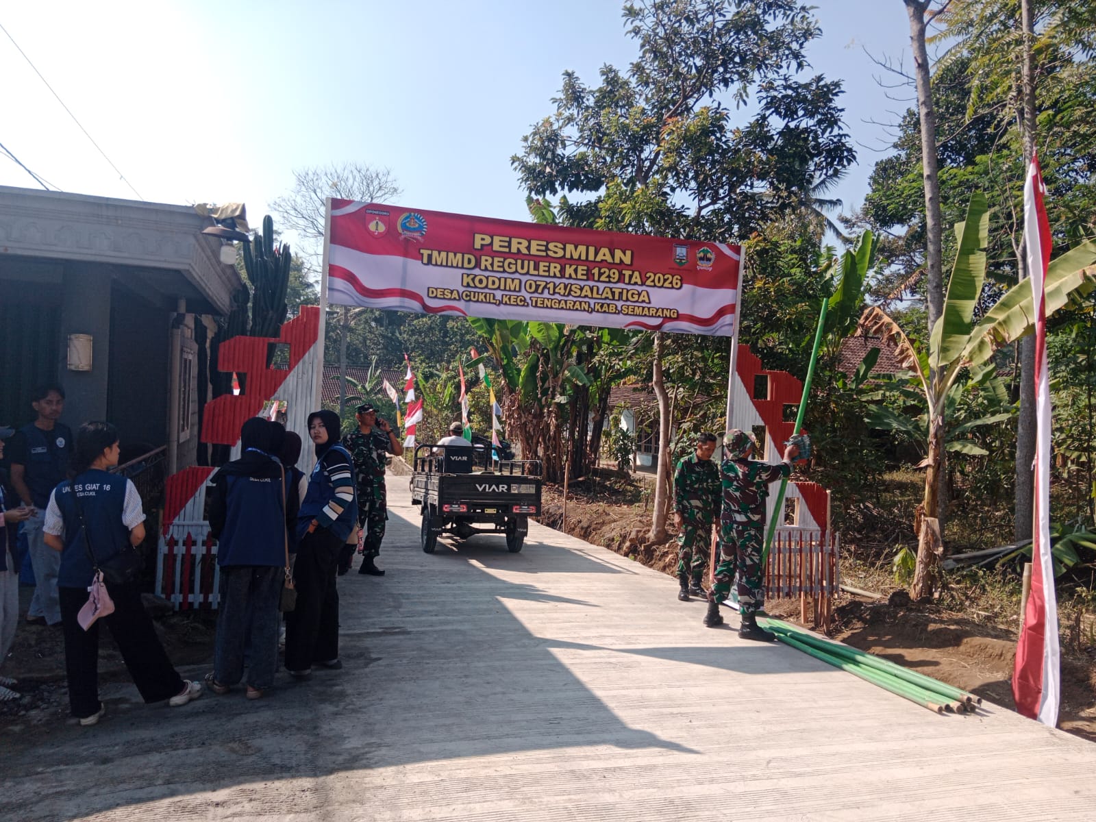 TMMD Reguler ke-129 Kodim 0714 Salatiga, Sinergi TNI dan Generasi Muda, Mahasiswa UNNES Sukseskan Persiapan Peresmian Pembangunan Jalan Cor