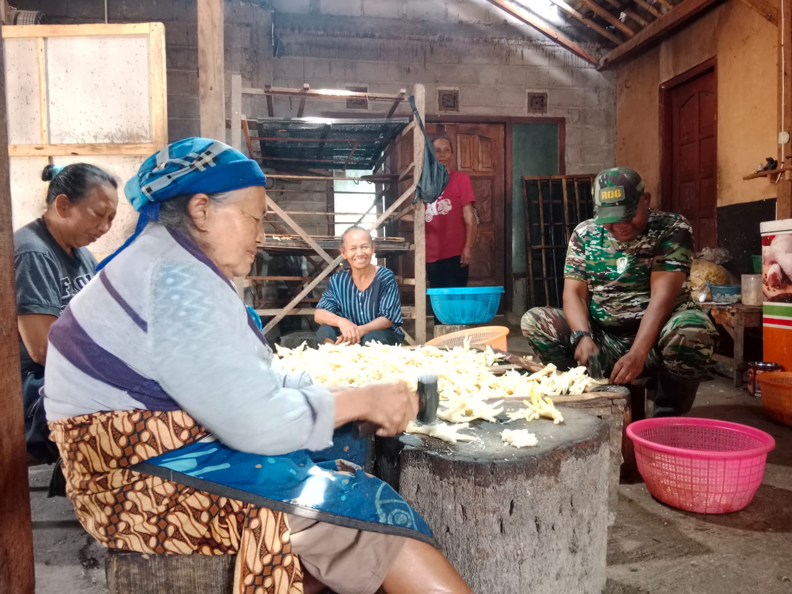 TMMD Reguler ke-129 Kodim 0714 Salatiga, Tetap Berjuang di Usia Senja, Lansia Semangat Kembangkan UMKM