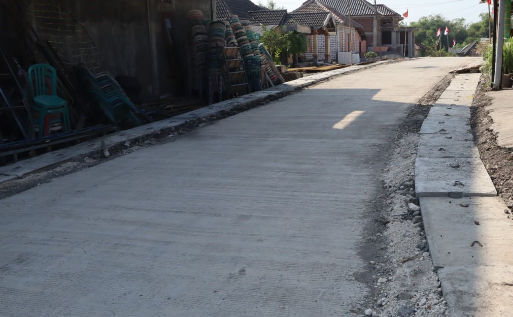 TMMD ke-129 Kodim 0813 Bojonegoro Tuntaskan Drainase 330 Meter Perkuat Infrastruktur Desa di Kesongo