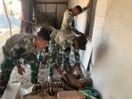 Ukir Senyum Ibu Wagini, Anggota Satgas Kebut Pembersihan dan Finishing Sebelum TMMD ke-129 Kodim 0813 Bojonegoro Usai