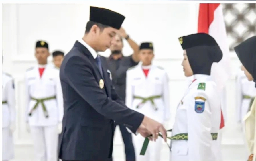Wali Kota Riyanda Kukuhkan 67 Paskibra Sawahlunto untuk Upacara HUT ke-81 Republik Indonesia