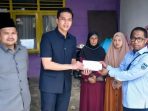 Wali Kota Riyanda Putra dan Wakil Wali Kota Sawahlunto Jeffry Hibatullah Serahkan Bantuan Korban Kebakaran Sikalang