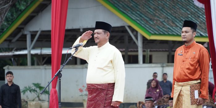 Bupati Aceh Tamiang Armia Pahmi Apresiasi Pendidik dan Peserta Didik Berprestasi di Hardikda ke-67 Bupati Aceh Tamiang Armia Pahmi Apresiasi Pendidik dan Peserta Didik Berprestasi di Hardikda ke-67