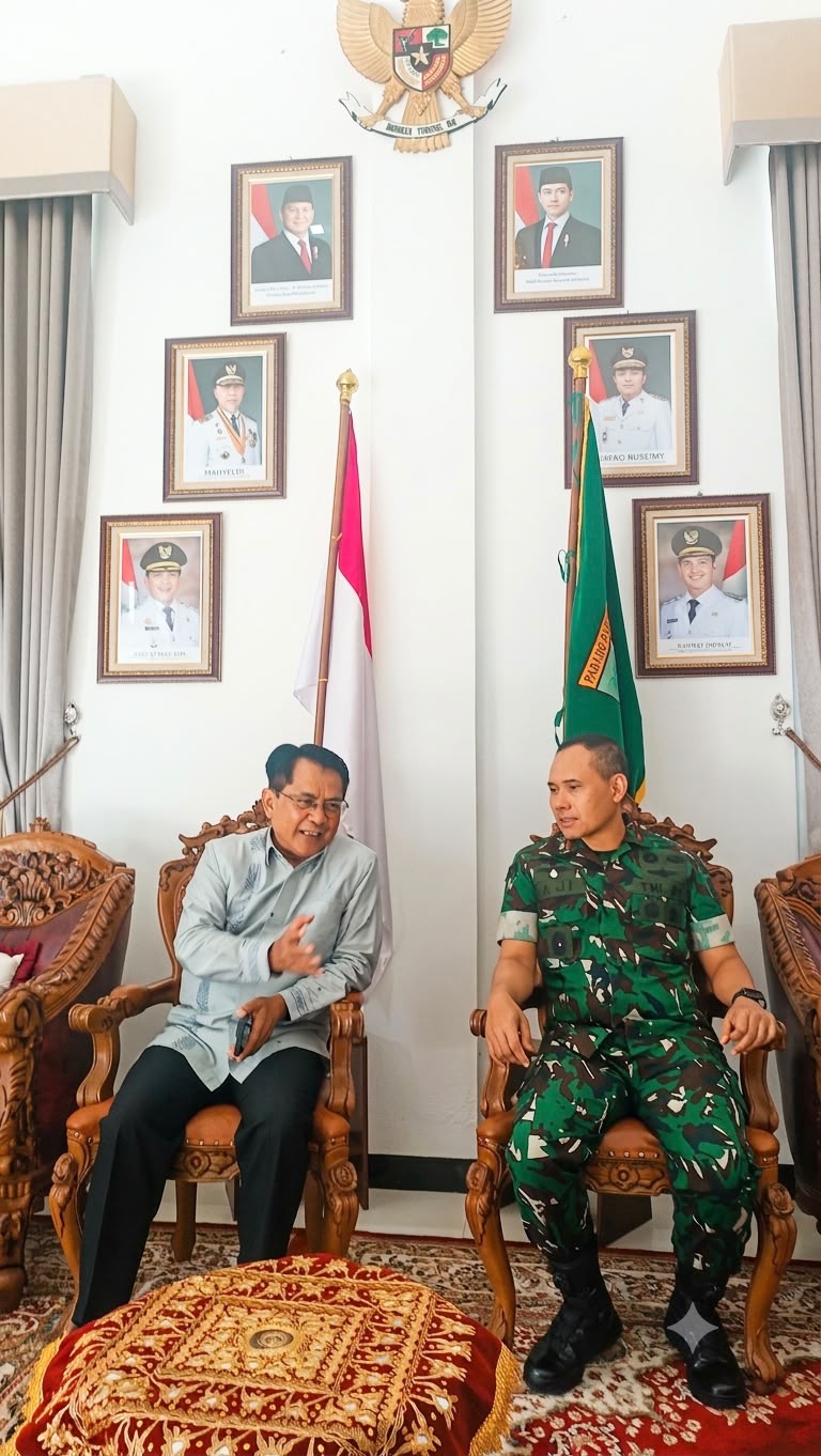 Bupati Padang Pariaman John Kenedy Azis Terima Kunjungan Danrem 032/Wirabraja Perkuat Sinergi TNI dan Pemerintah Daerah