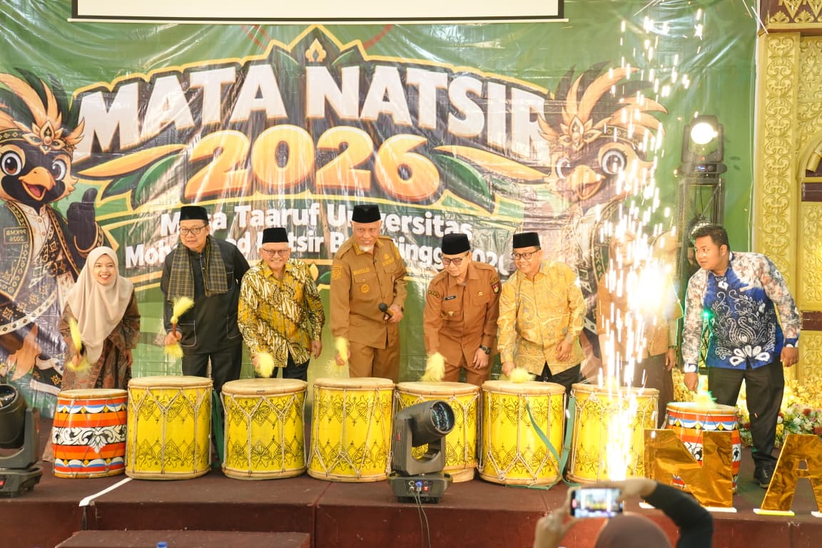 Gubernur Mahyeldi Ansharullah Ajak Mahasiswa UMN Warisi Nilai Perjuangan Mohammad Natsir