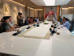 Gubernur Mahyeldi Ansharullah Laporkan Kelangkaan Solar di Sumatera Barat kepada COO Danantara