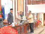 Gubernur Mahyeldi Ansharullah Tegaskan Pokir DPRD Harus Sesuai Kewenangan Provinsi Sumatera Barat Gubernur Mahyeldi Ansharullah Tegaskan Pokir DPRD Harus Sesuai Kewenangan Provinsi Sumatera Barat
