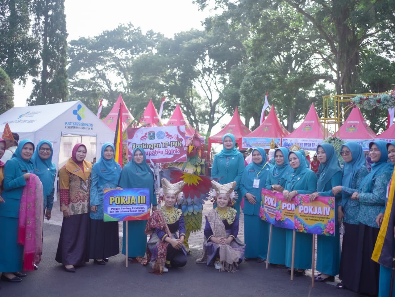 Hari Kedua Jambore Kader PKK Berprestasi Tingkat Provinsi Sumatera Barat, Kabupaten Solok Tampilkan Yel-Yel Penuh Semangat