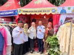 Kadis Kominfo Kabupaten Solok Susi Sofianti Saidani Kunjungi Stand UP2K Jambore PKK Tingkat Provinsi Sumatera Barat 2026 Kadis Kominfo Kabupaten Solok Susi Sofianti Saidani Kunjungi Stand UP2K Jambore PKK Tingkat Provinsi Sumatera Barat 2026