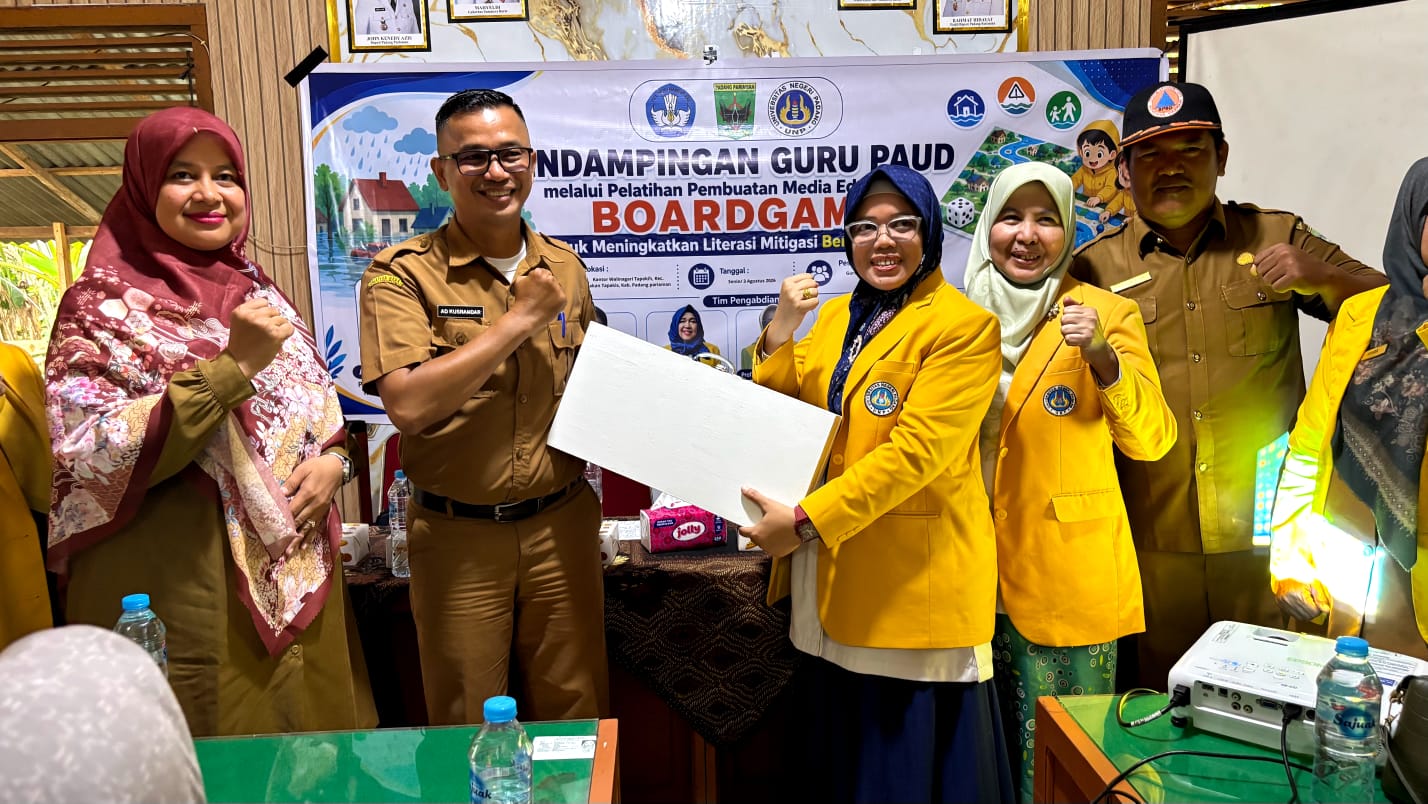 Kolaborasi Universitas Negeri Padang dan Pemkab Padang Pariaman Tingkatkan Literasi Mitigasi Bencana melalui Boardgame Edukatif PAUD