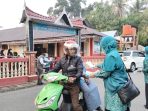 Pemerintah Kabupaten Padang Pariaman Bagikan Masker Gratis Lindungi Warga dari Kabut Asap Pemerintah Kabupaten Padang Pariaman Bagikan Masker Gratis Lindungi Warga dari Kabut Asap