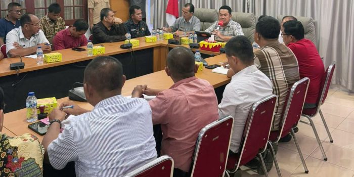 Pj. Sekda Nias Selatan Amsarno S. Sarumaha Pimpin Rakor Camat, Kawal Ketat Penyaluran Bantuan BULOG dan Listrik Desa Pj. Sekda Nias Selatan Amsarno S. Sarumaha Pimpin Rakor Camat, Kawal Ketat Penyaluran Bantuan BULOG dan Listrik Desa