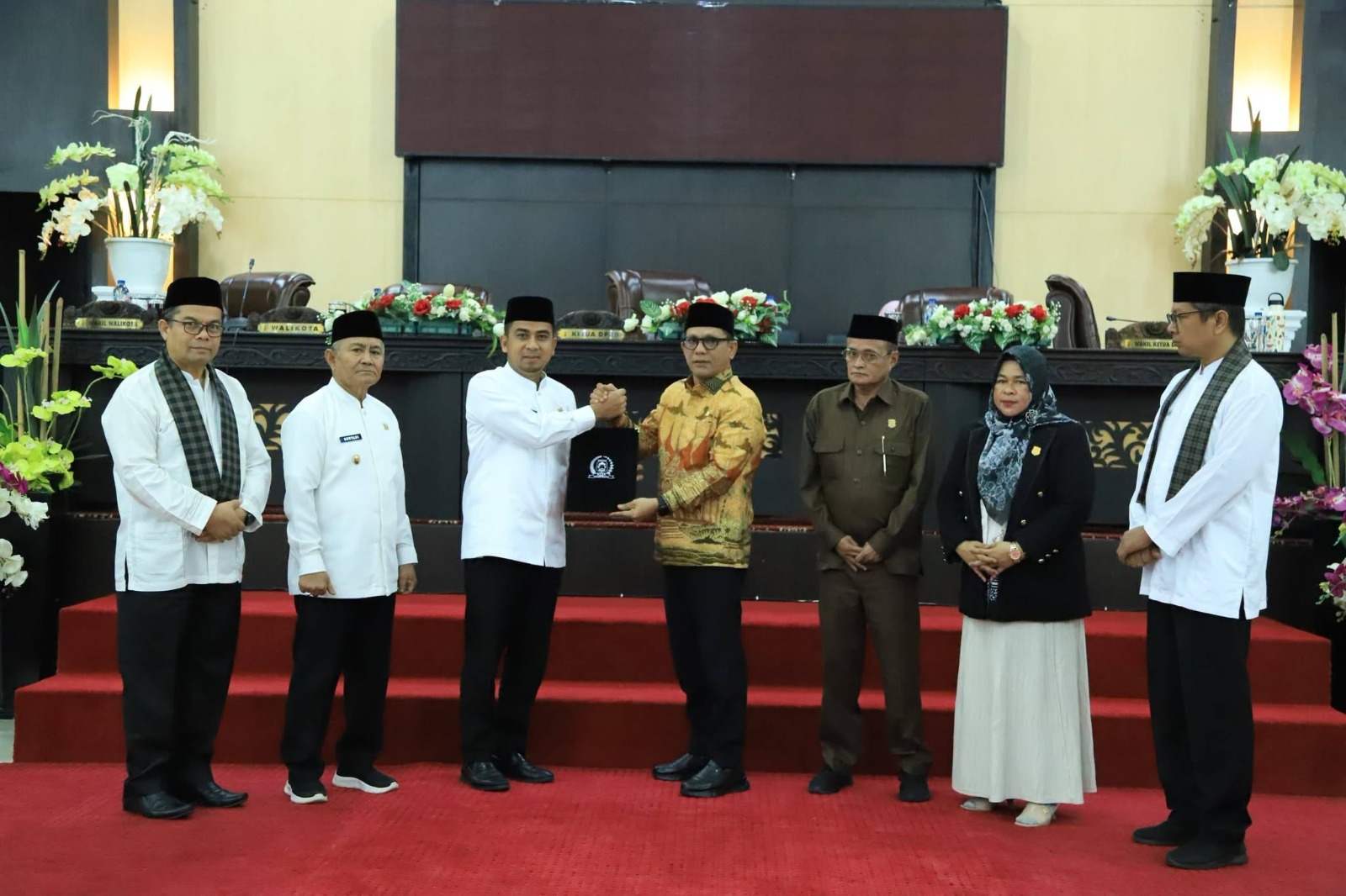 Wako Ramadhani Kirana Putra dan Wawako Solok Suryadi Nurdal Ikuti Pandangan Umum Fraksi DPRD atas Pertanggungjawaban APBD 2025