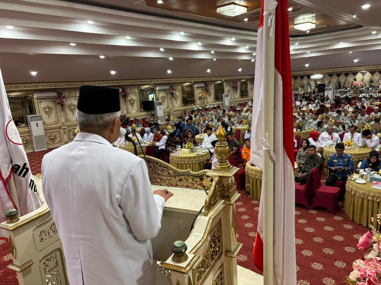 Ketua PMI Sumbar Aristo Munandar