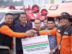Bupati Dan Wakil Bupati Solok Terima Bantuan Kemanusiaan Dari Dhuafa Untuk Korban Bencana Galodo Arosuka