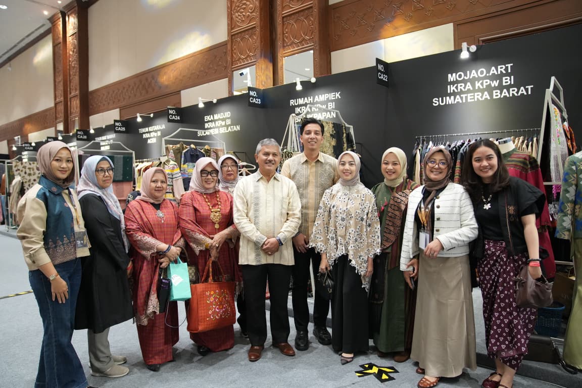 Mojao.Art Tembus Panggung Fesyen Nasional, Bara Niskala Harumkan Songket Silungkang dari Sawahlunto