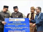 PT Bukit Asam Serahkan Mobil Tangki Tinja dan Dua Bentor untuk Sawahlunto