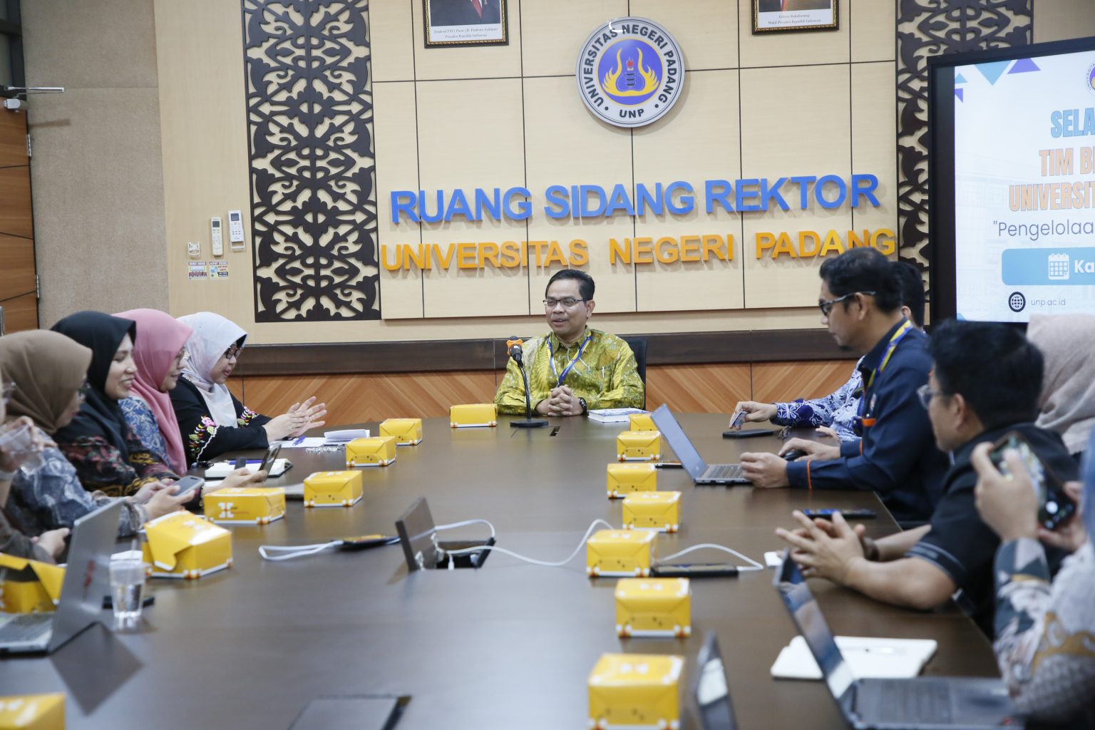 Rektor UNP Krismadinata Sambut Kunjungan Benchmarking Universitas Fort De Kock Bukittinggi