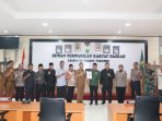 Sampaikan Nota Pertanggungjawaban APBD 2025, Wabup Rahmat Hidayat Apresiasi Daerah Raih WTP ke-13 dan Catat Surplus Rp63,98 Miliar Sampaikan Nota Pertanggungjawaban APBD 2025, Wabup Rahmat Hidayat Apresiasi Daerah Raih WTP ke-13 dan Catat Surplus Rp63,98 Miliar