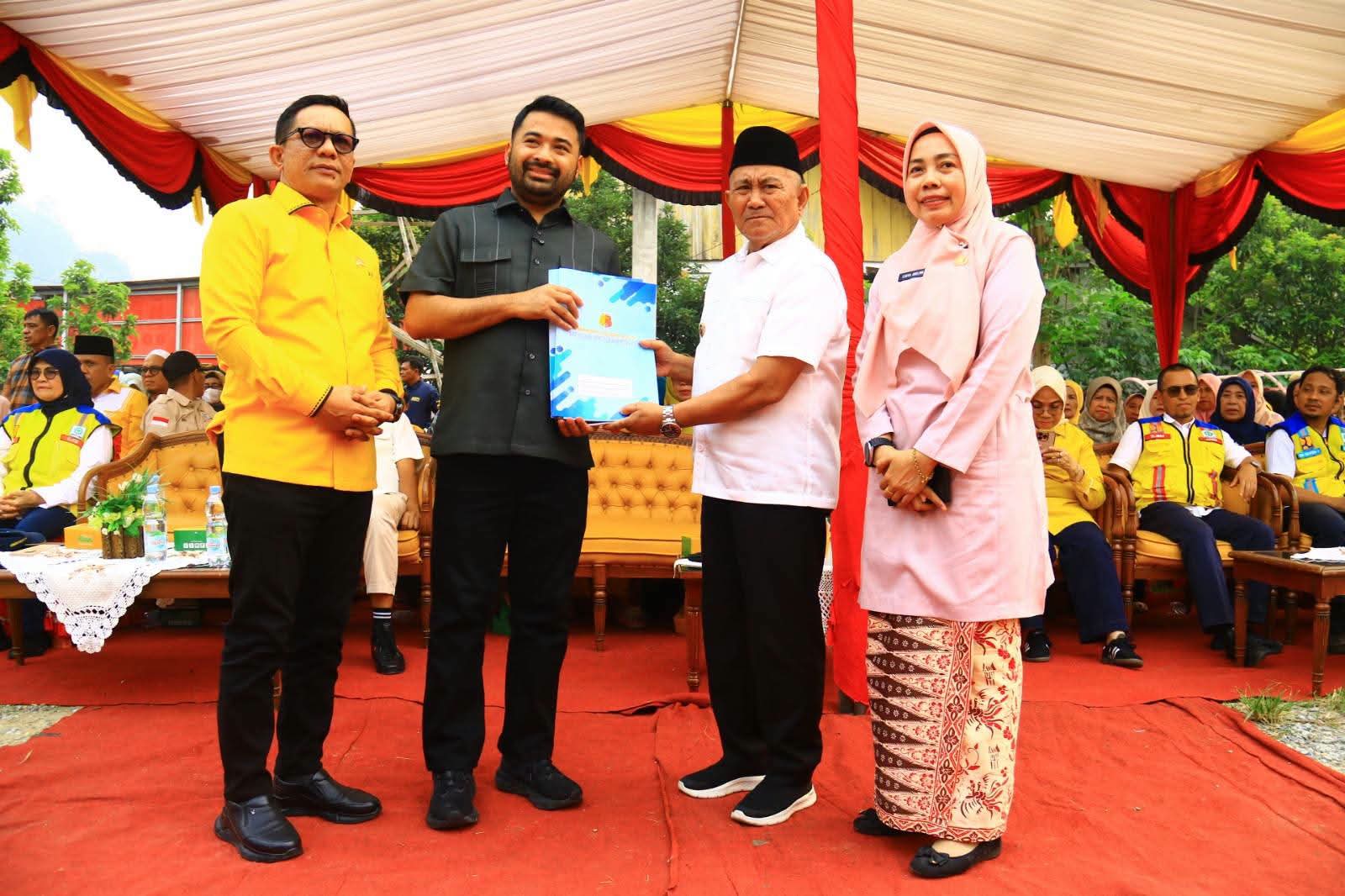 Tinjau Progres Inpres Jalan Daerah Jalan Lingkar Utara, Wawako Suryadi Nurdal Dampingi Reses Anggota Komisi V DPR RI Zigo Rolanda