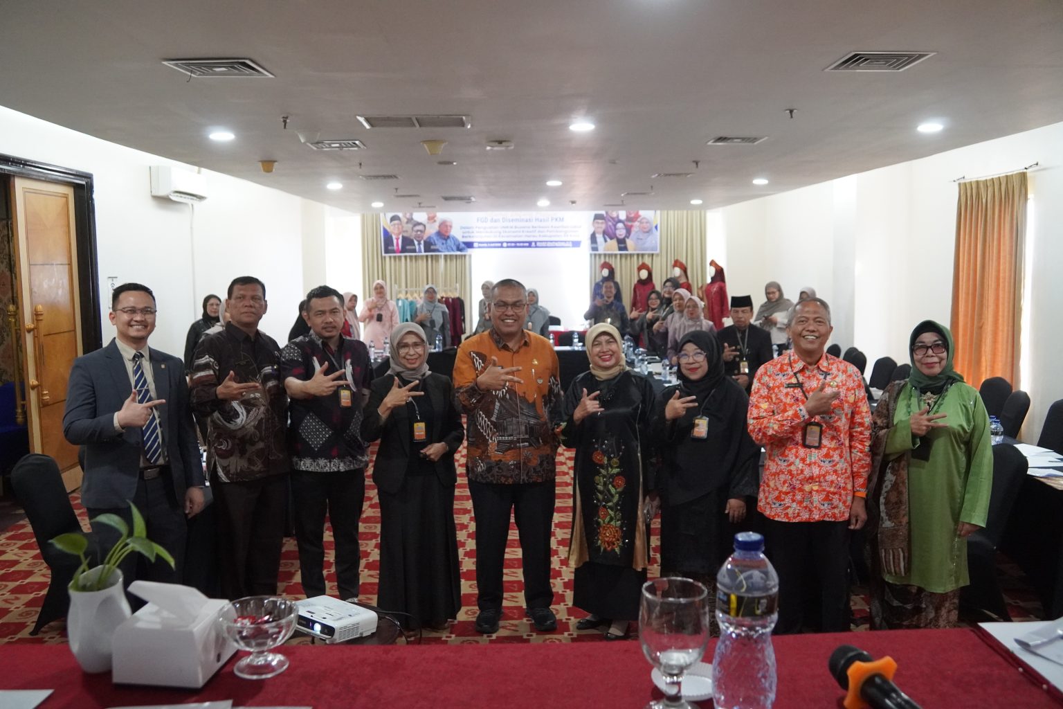 Universitas Negeri Padang FPP Diseminasikan Hasil Pengabdian Penguatan UMKM Busana Berbasis Kearifan Lokal di Harau Limapuluh Kota